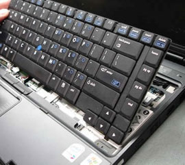 Cambio de teclado de portátil - mantenimiento de computadores